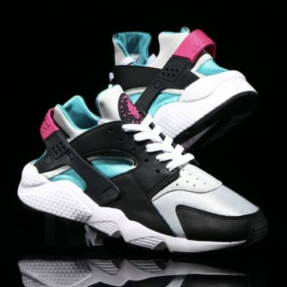 Nike Air Huarache. Brand New. Mens Size: 9 thru 11.